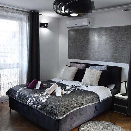 Apartament Night Premium Краков Экстерьер фото